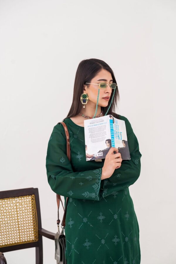 2PC LAWN EMBROIDERED SUIT BY CHICKENKARI - C-BOTTLE GREEN - Image 3