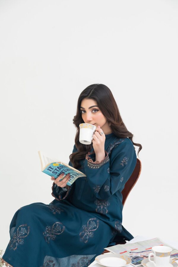 2PC JACQUARD EMBROIDERED SUIT - J-ZINC - Image 2