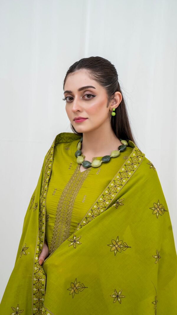 3PC LAWN EMBROIDERED SUIT WITH VOILE EMBROIDERED DUPATTA BY NAZAKAT - Image 3
