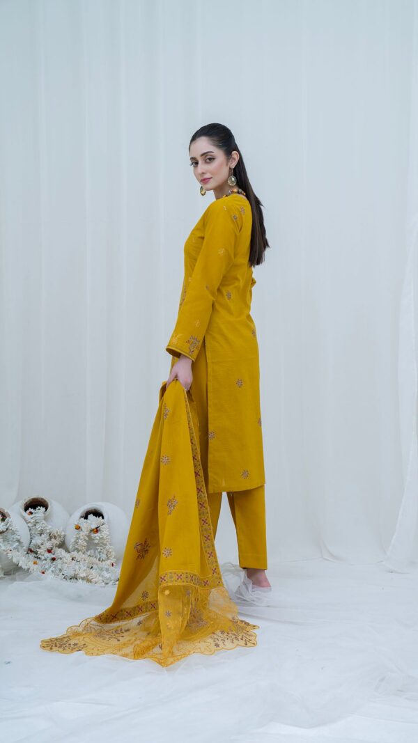 3PC LAWN EMBROIDERED SUIT WITH VOILE EMBROIDERED DUPATTA BY NAZAKAT - Image 2